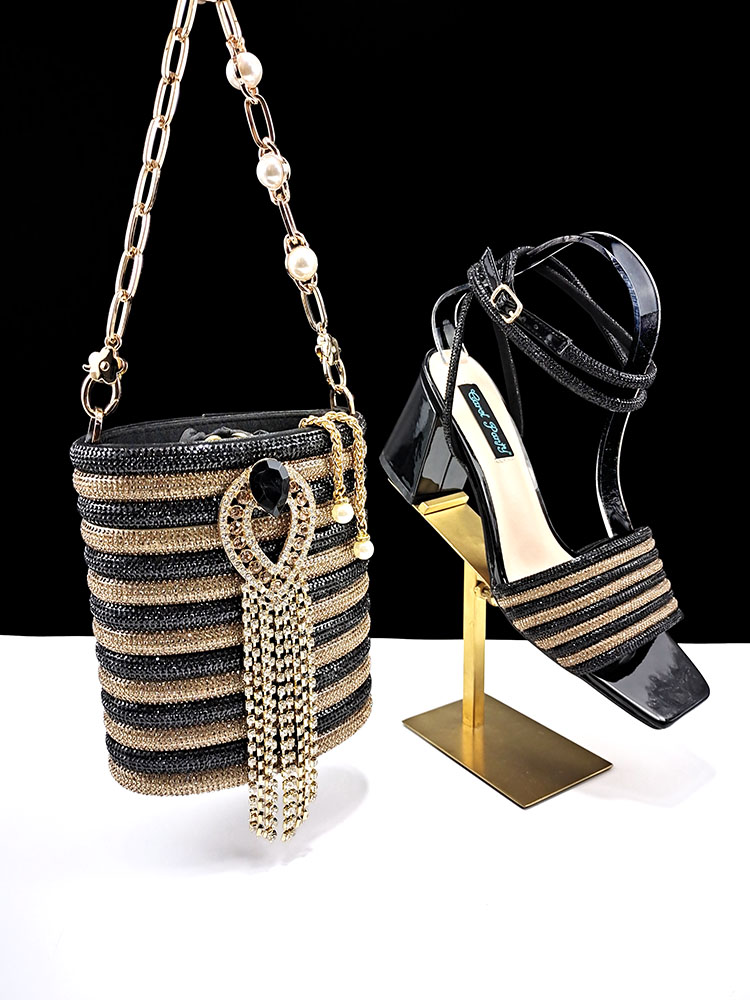 Wedding Packaging - Heiß begehrte Damen-Sandalen und -Taschen im