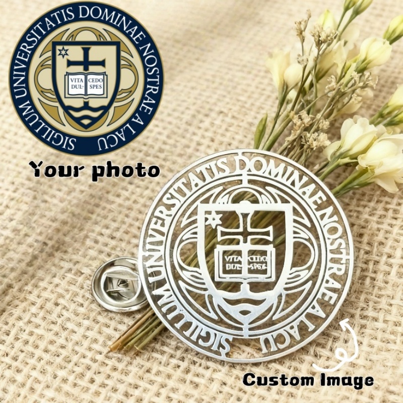 Wedding Supply Company - Personalisierte Brosche mit Firmenlogo, Edelstahl-Logo-Pins für